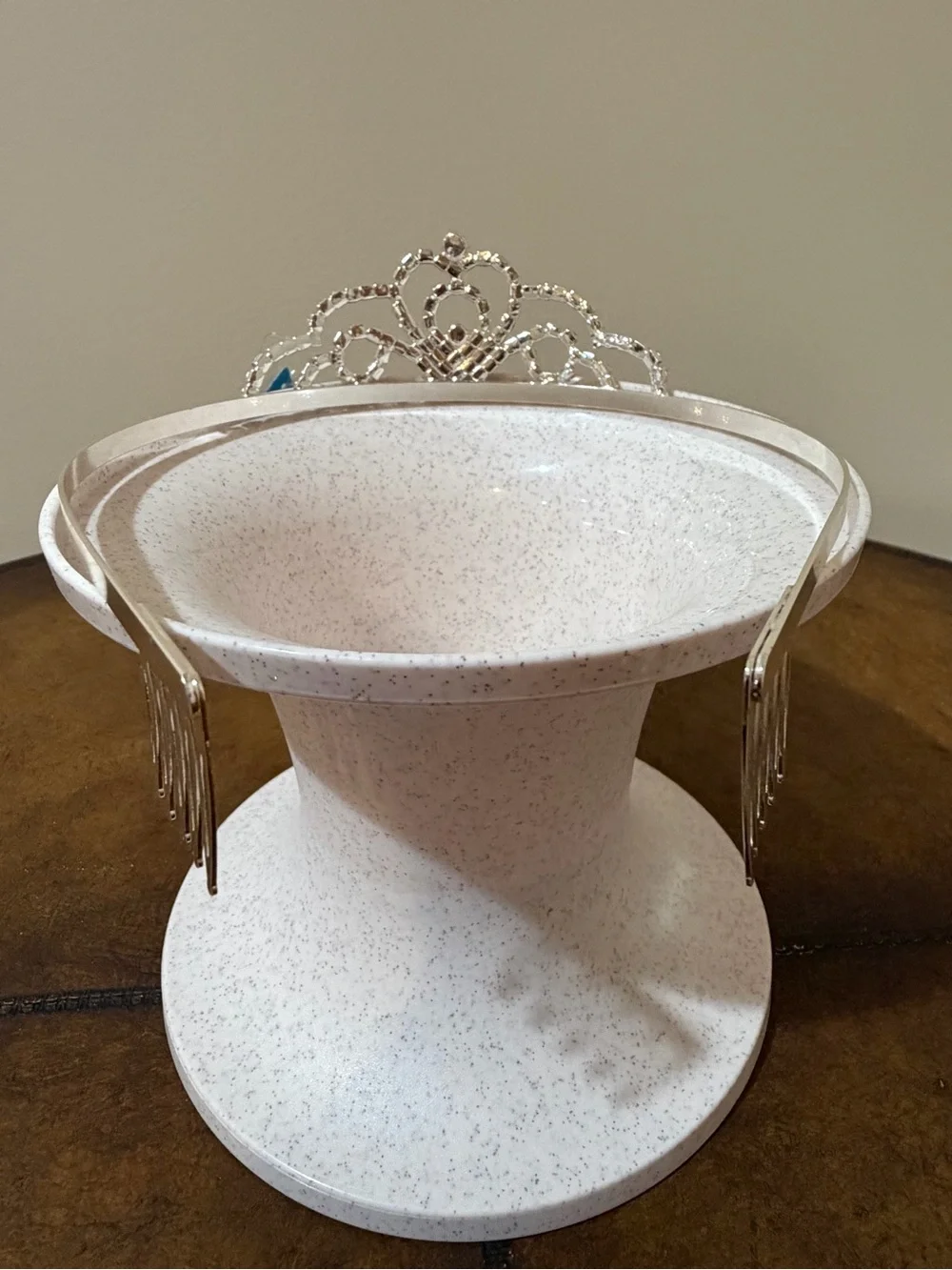 NEW WITH TAGS AUTHENTIC ARRIBAS DISNEY PRINCESS WEDDING PARTY TIARA WITH COMBS 👑